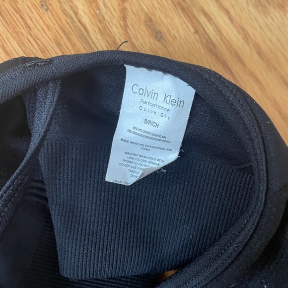 Black Calvin Klein sports bra size small - Picture 3 of 3